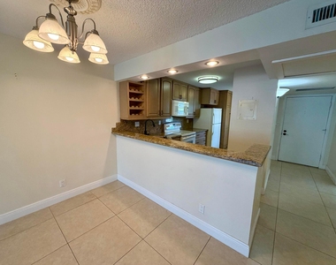 6 Royal Palm Way - Photo Thumbnail 10