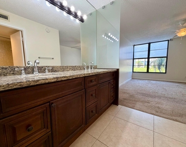 6 Royal Palm Way - Photo Thumbnail 13