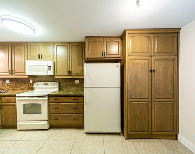 6 Royal Palm Way - Photo Thumbnail 2