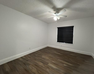 7600 Edisto Drive - Photo Thumbnail 9