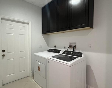 7600 Edisto Drive - Photo Thumbnail 12