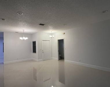 7600 Edisto Drive - Photo Thumbnail 6