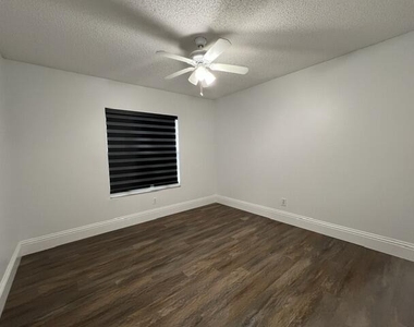 7600 Edisto Drive - Photo Thumbnail 8