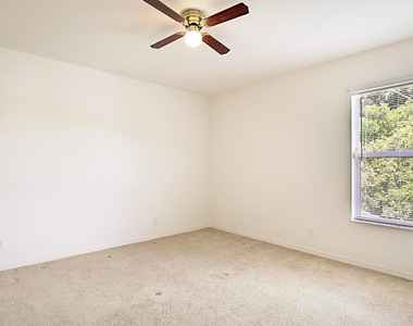 617 Se Karrigan Terrace - Photo Thumbnail 38