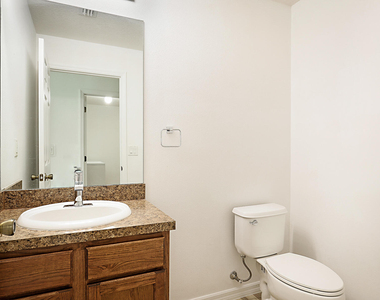 617 Se Karrigan Terrace - Photo Thumbnail 21