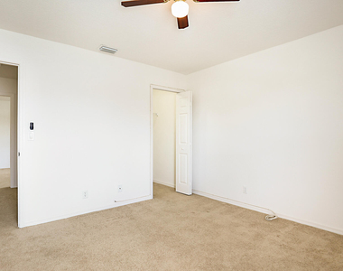 617 Se Karrigan Terrace - Photo Thumbnail 37