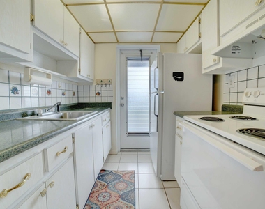 1117 Lake Terrace - Photo Thumbnail 4