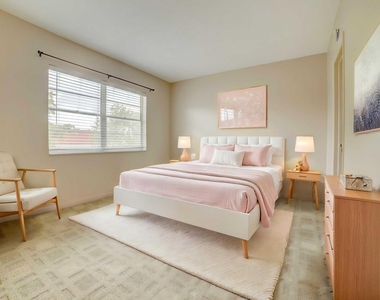 1117 Lake Terrace - Photo Thumbnail 5