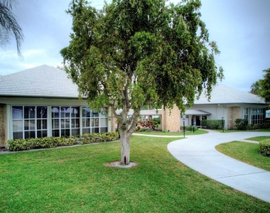 1117 Lake Terrace - Photo Thumbnail 14