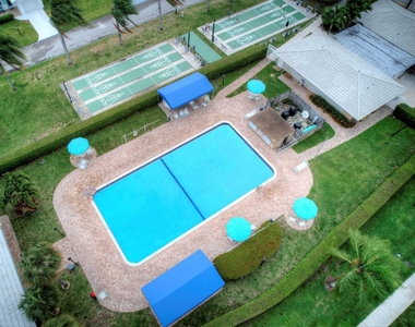 1117 Lake Terrace - Photo Thumbnail 15