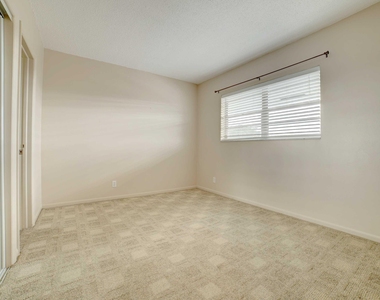 1117 Lake Terrace - Photo Thumbnail 9