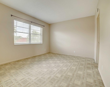 1117 Lake Terrace - Photo Thumbnail 6