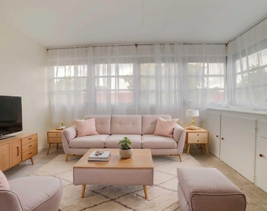 1117 Lake Terrace - Photo Thumbnail 2