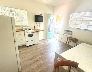 314 Desoto Street - Photo Thumbnail 8