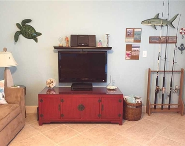 315 Van Buren Street - Photo Thumbnail 9