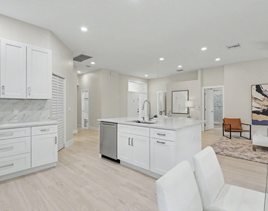 7832 Rockford Road - Photo Thumbnail 11