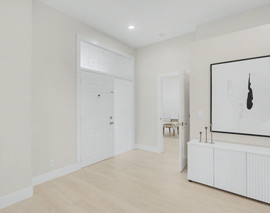 7832 Rockford Road - Photo Thumbnail 3