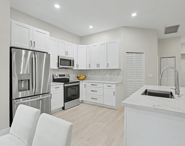 7832 Rockford Road - Photo Thumbnail 10