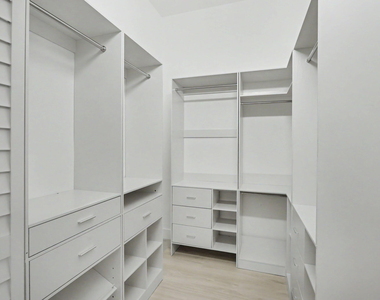 7832 Rockford Road - Photo Thumbnail 17