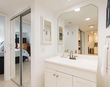 2400 S Ocean Drive - Photo Thumbnail 9