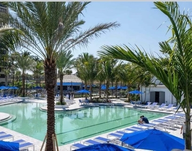 2400 S Ocean Drive - Photo Thumbnail 15
