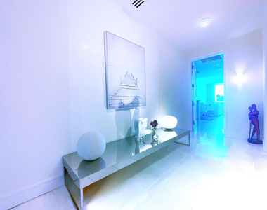 100 S Pointe Drive - Photo Thumbnail 13