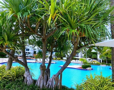 100 S Pointe Drive - Photo Thumbnail 21
