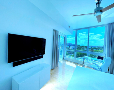 100 S Pointe Drive - Photo Thumbnail 8