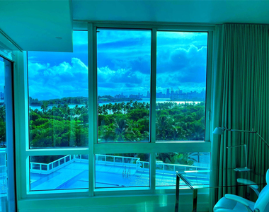 100 S Pointe Drive - Photo Thumbnail 6