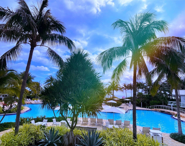 100 S Pointe Drive - Photo Thumbnail 22