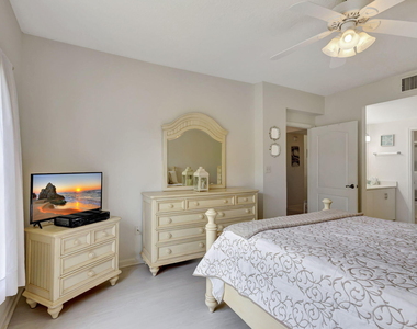 800 Uno Lago Drive - Photo Thumbnail 24