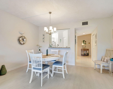 800 Uno Lago Drive - Photo Thumbnail 15