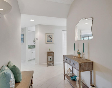 800 Uno Lago Drive - Photo Thumbnail 5