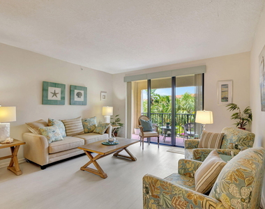 800 Uno Lago Drive - Photo Thumbnail 17