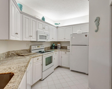 800 Uno Lago Drive - Photo Thumbnail 9