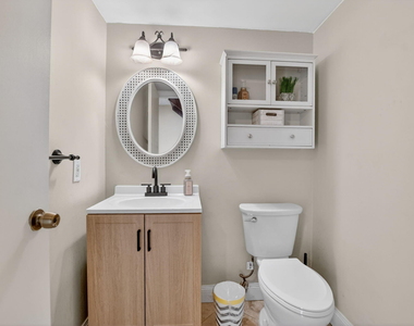 243 Nw 45th Avenue - Photo Thumbnail 3