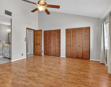 243 Nw 45th Avenue - Photo Thumbnail 16