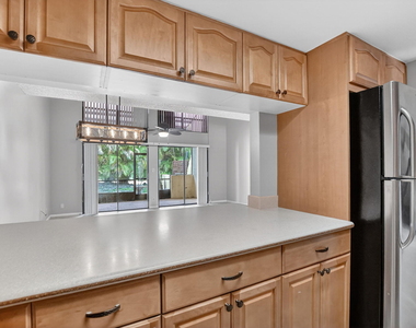 243 Nw 45th Avenue - Photo Thumbnail 2