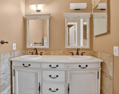 243 Nw 45th Avenue - Photo Thumbnail 17