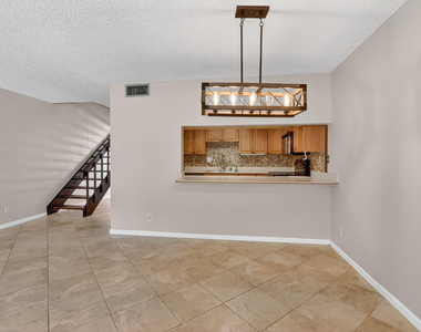 243 Nw 45th Avenue - Photo Thumbnail 12