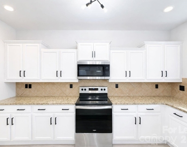 12881 Clydesdale Drive - Photo Thumbnail 12