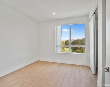 8750 Sepulveda Boulevard - Photo Thumbnail 10