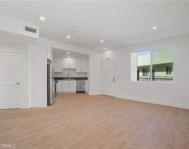 8750 Sepulveda Boulevard - Photo Thumbnail 5