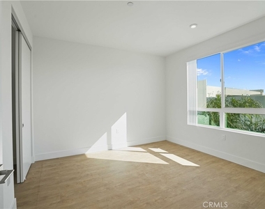 8750 Sepulveda Boulevard - Photo Thumbnail 13
