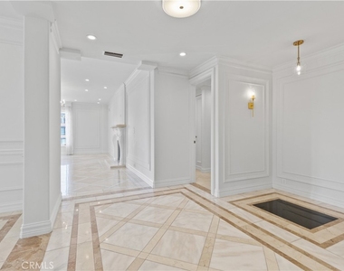 1424 N Crescent Heights Boulevard - Photo Thumbnail 16