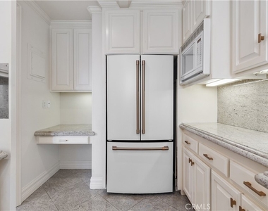 1424 N Crescent Heights Boulevard - Photo Thumbnail 20
