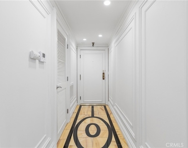 1424 N Crescent Heights Boulevard - Photo Thumbnail 8