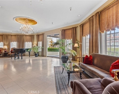 1424 N Crescent Heights Boulevard - Photo Thumbnail 5