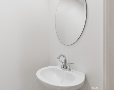 1424 N Crescent Heights Boulevard - Photo Thumbnail 29