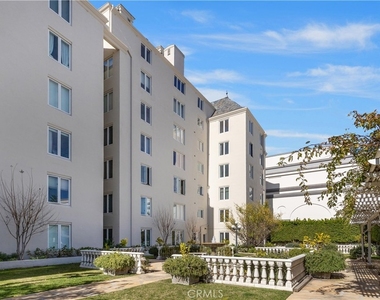 1424 N Crescent Heights Boulevard - Photo Thumbnail 34